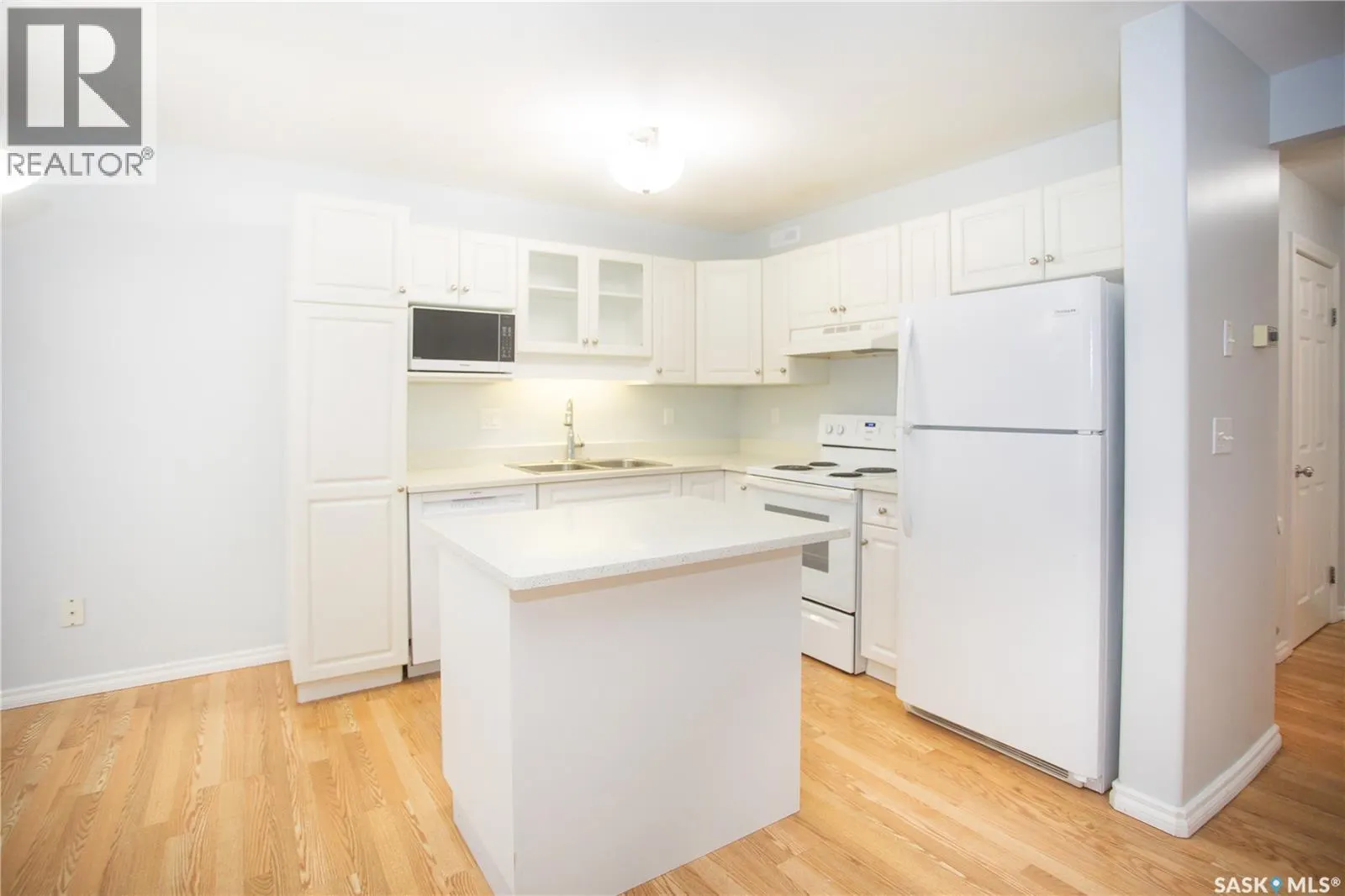 2 110 Banyan CRESCENT