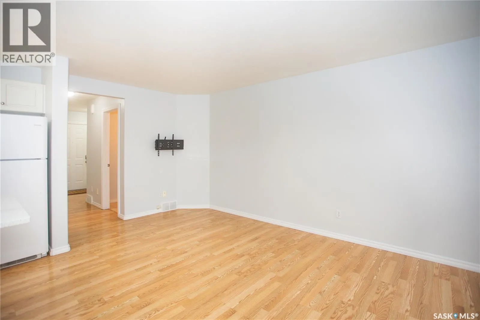 2 110 Banyan CRESCENT
