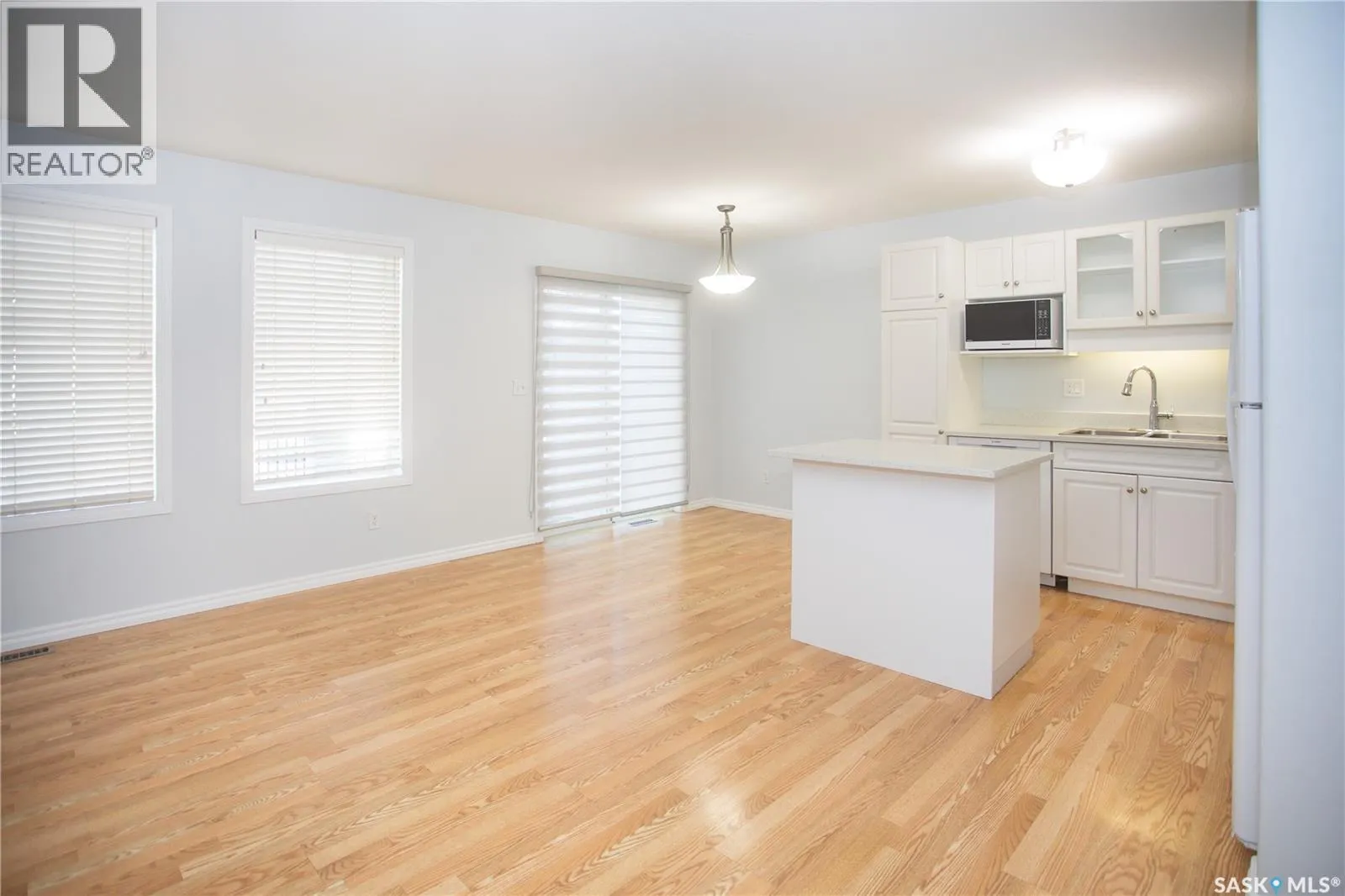 2 110 Banyan CRESCENT