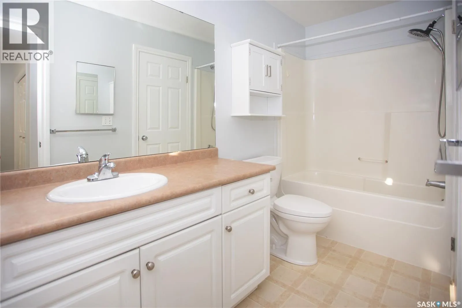 2 110 Banyan CRESCENT