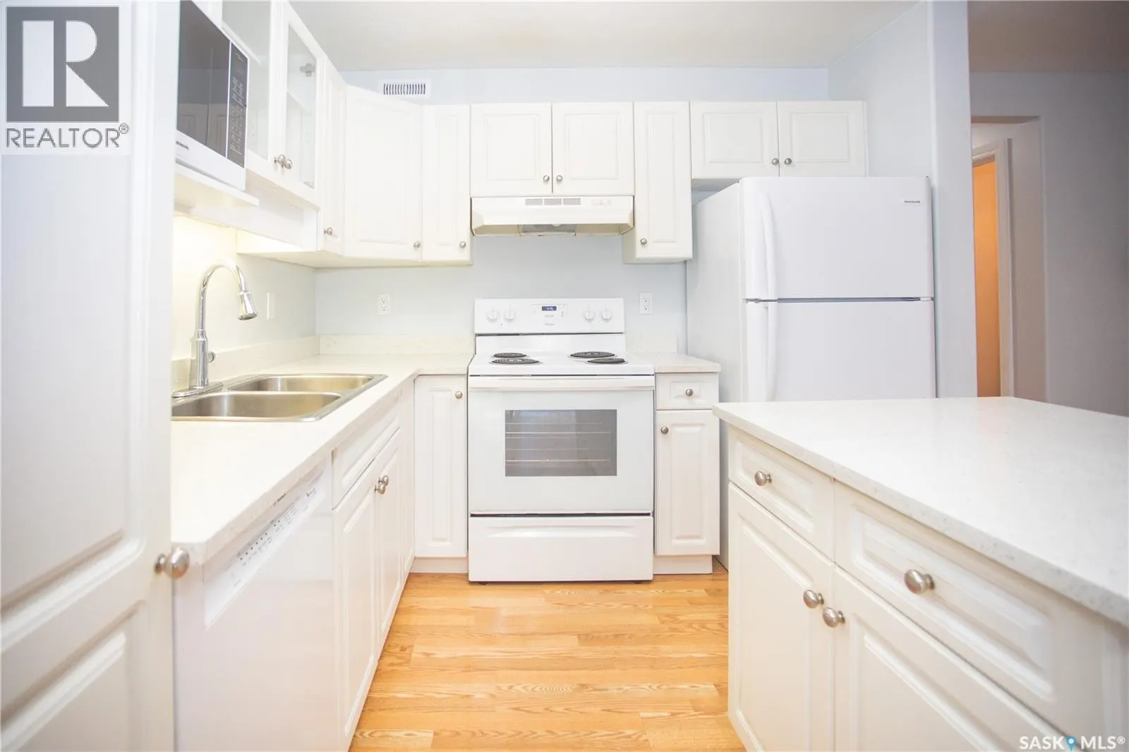 2 110 Banyan CRESCENT