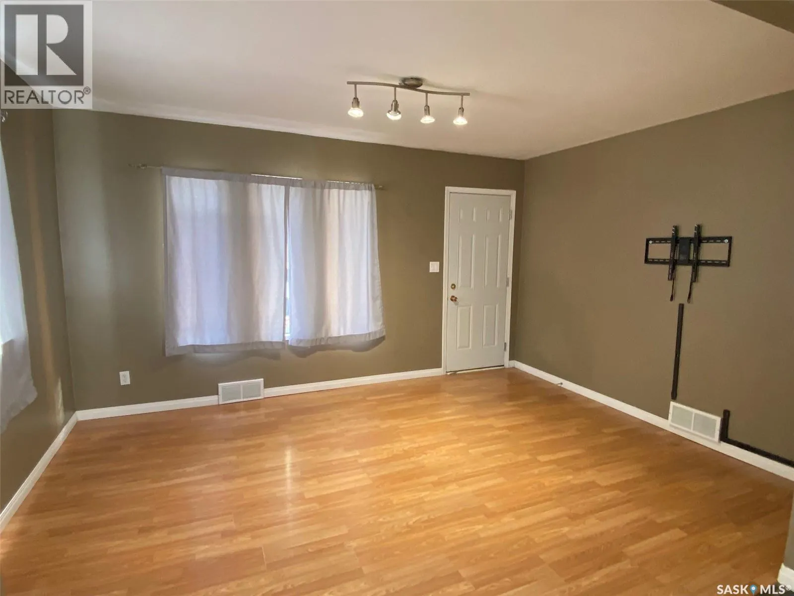 269 Maple AVENUE