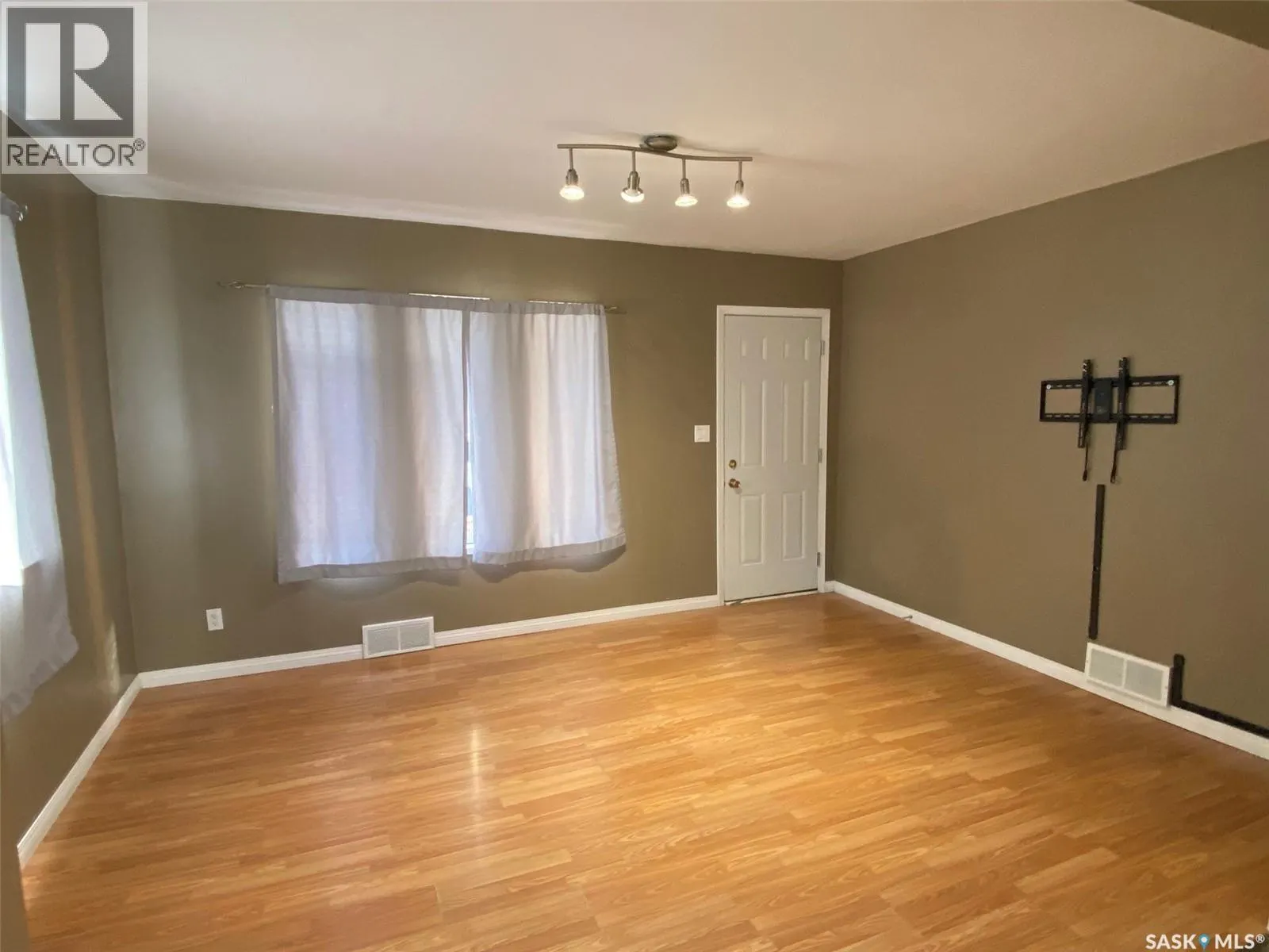 269 Maple AVENUE