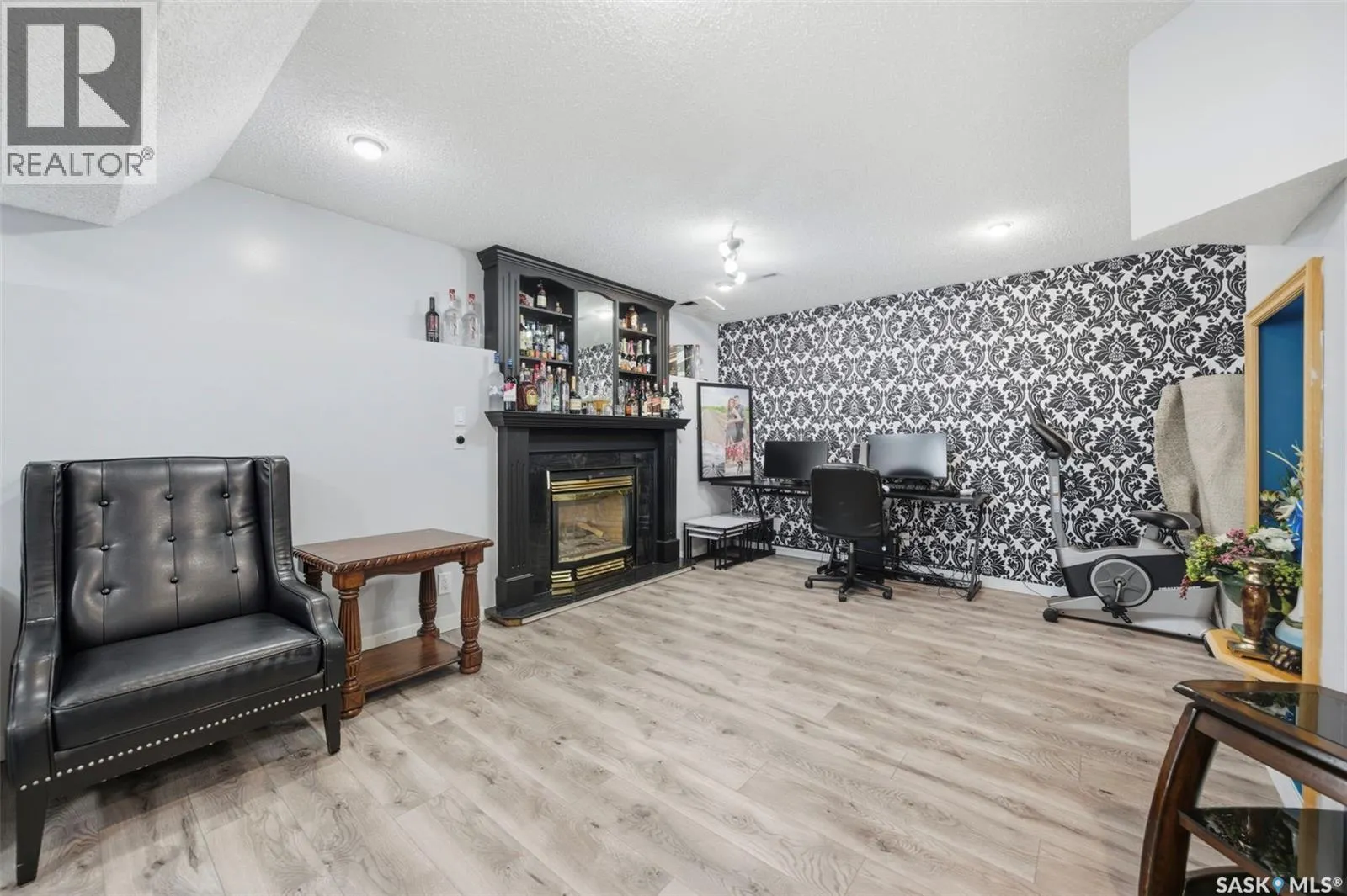 1010 Haslam CRESCENT