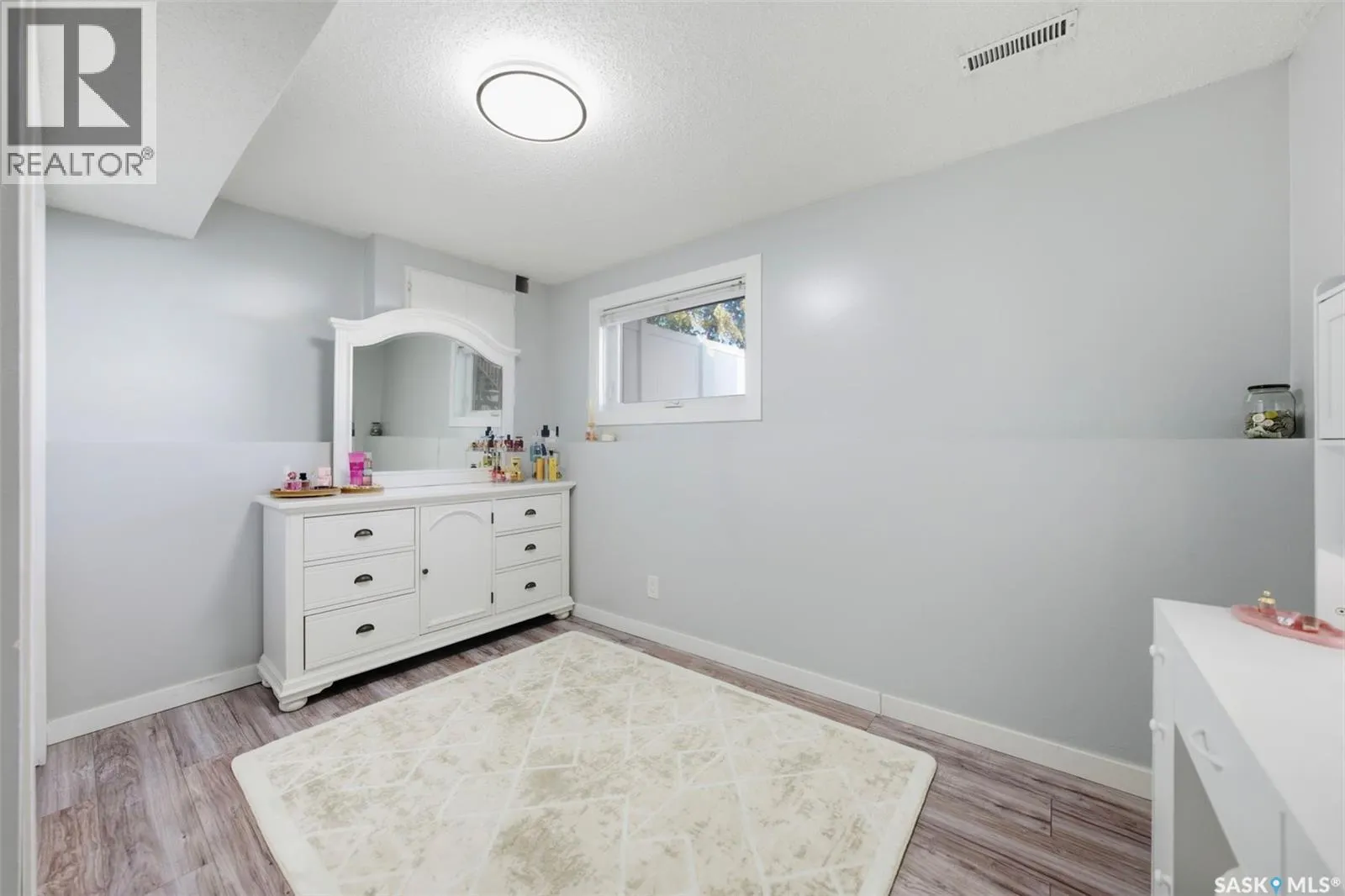 1010 Haslam CRESCENT