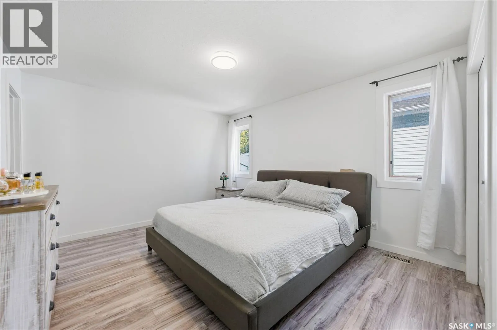 1010 Haslam CRESCENT