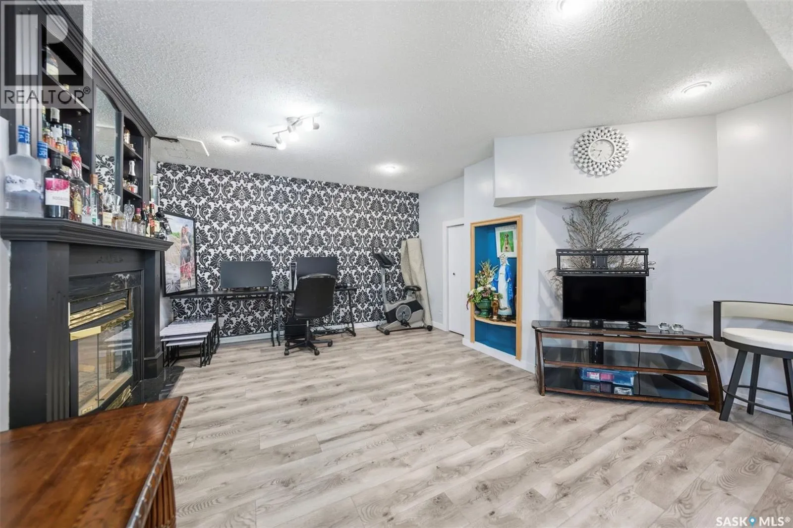 1010 Haslam CRESCENT