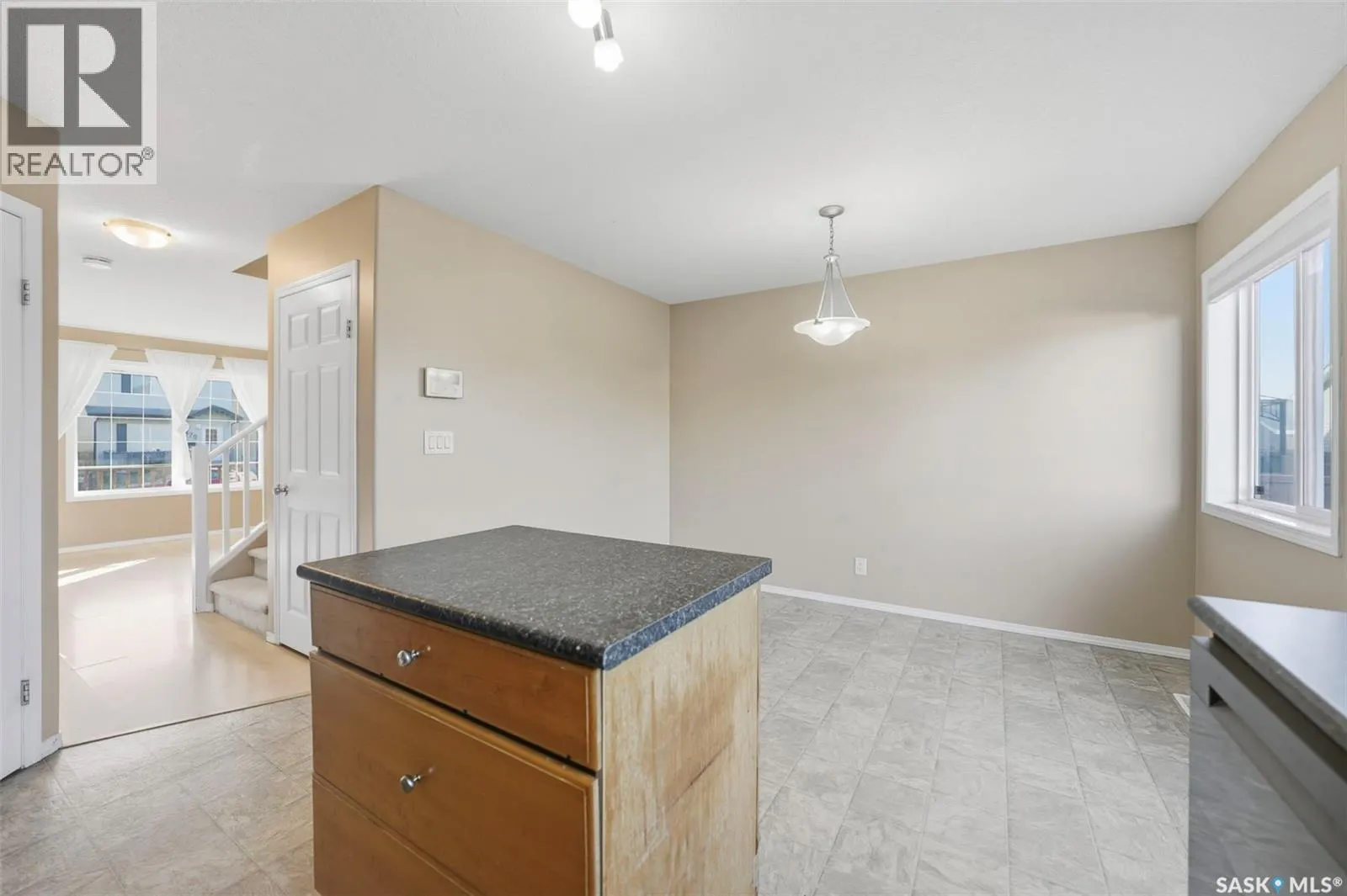 475 Blakeney CRESCENT