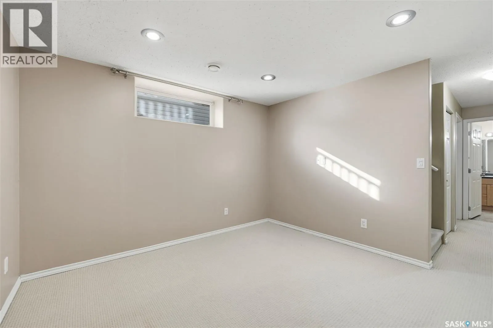 475 Blakeney CRESCENT