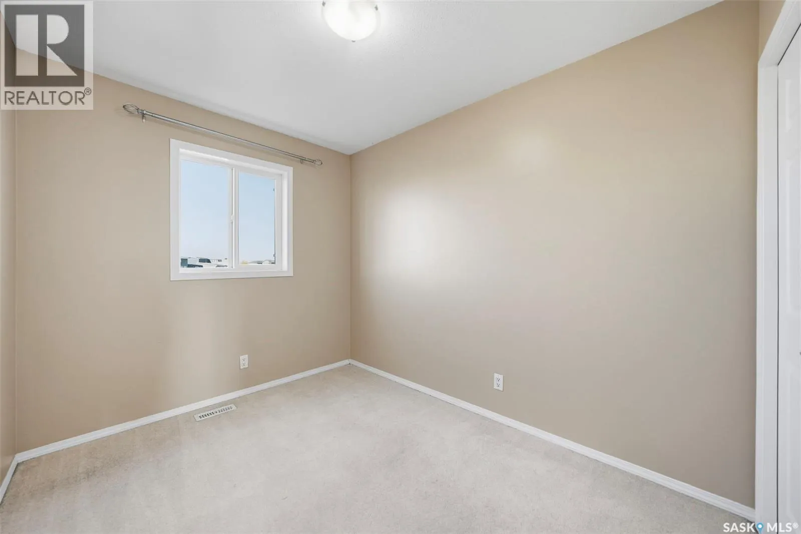 475 Blakeney CRESCENT