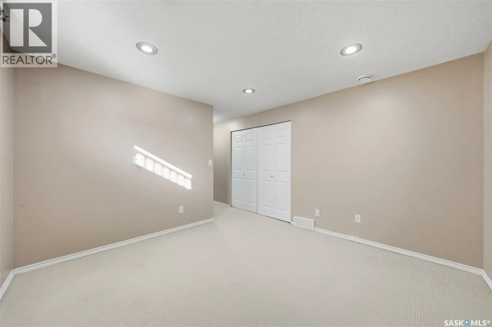 475 Blakeney CRESCENT