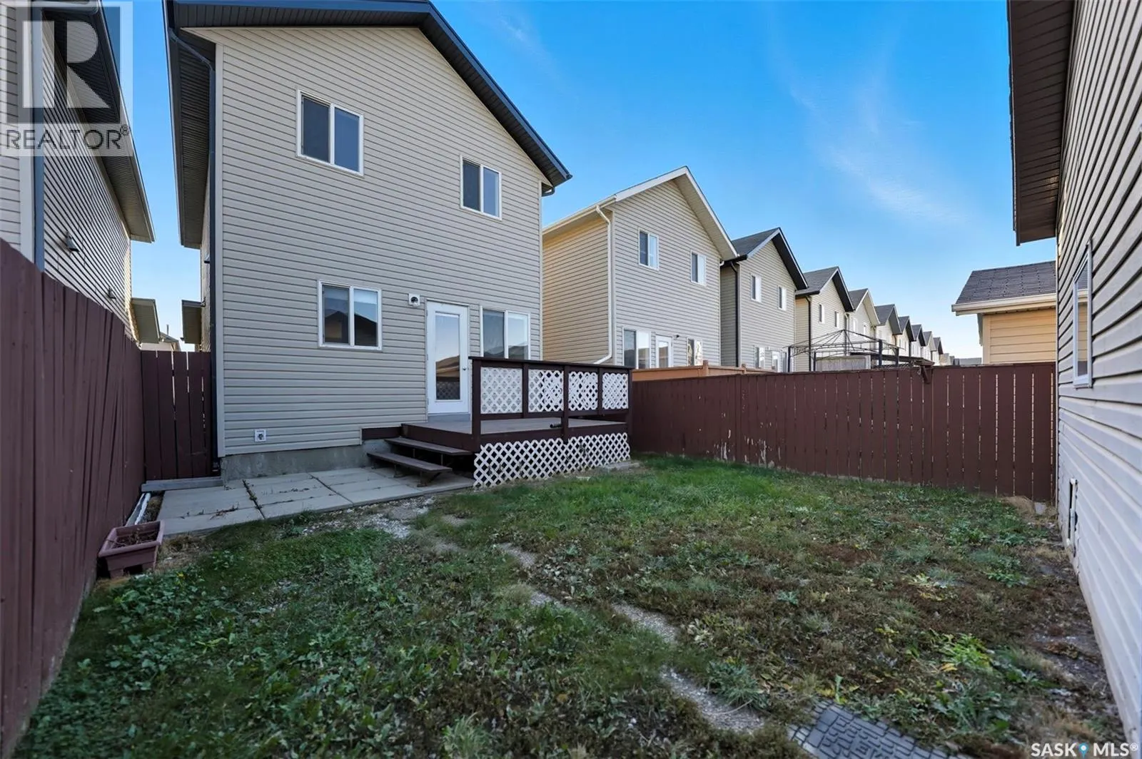 475 Blakeney CRESCENT
