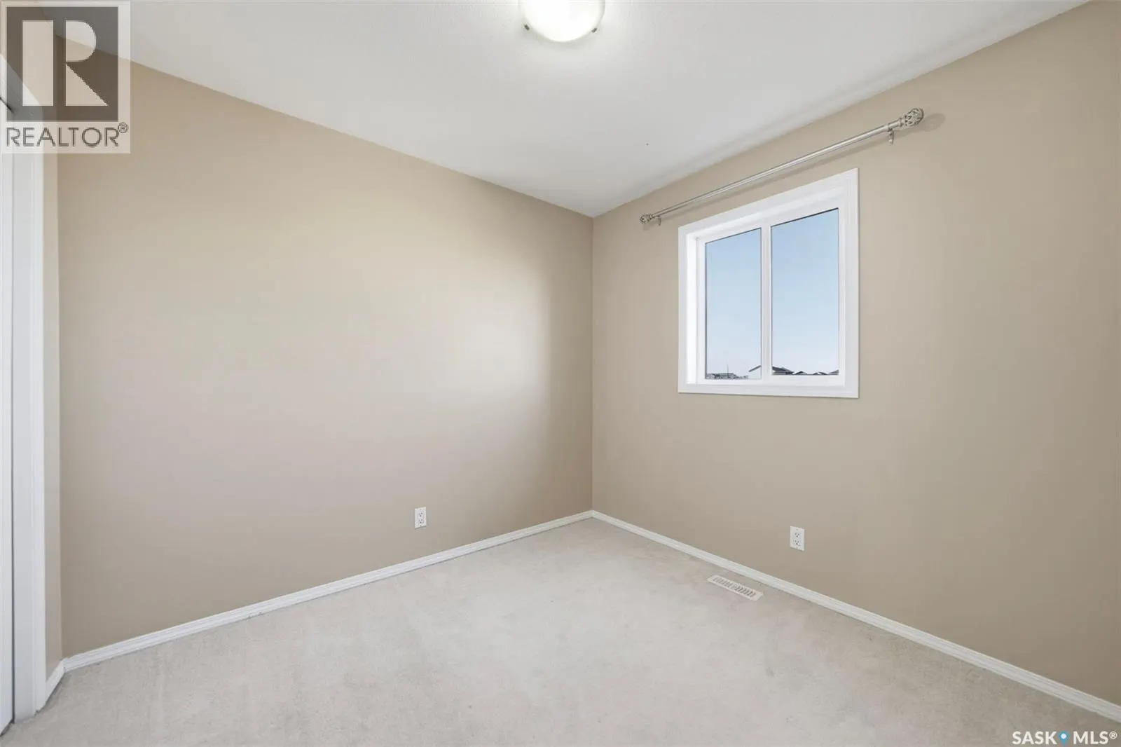 475 Blakeney CRESCENT