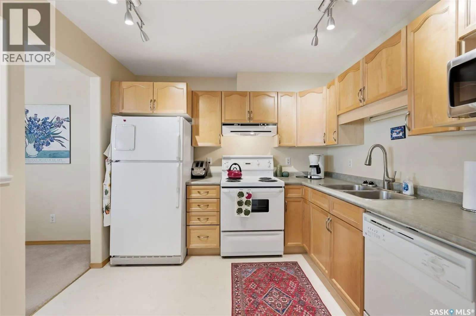 104 505 Main STREET