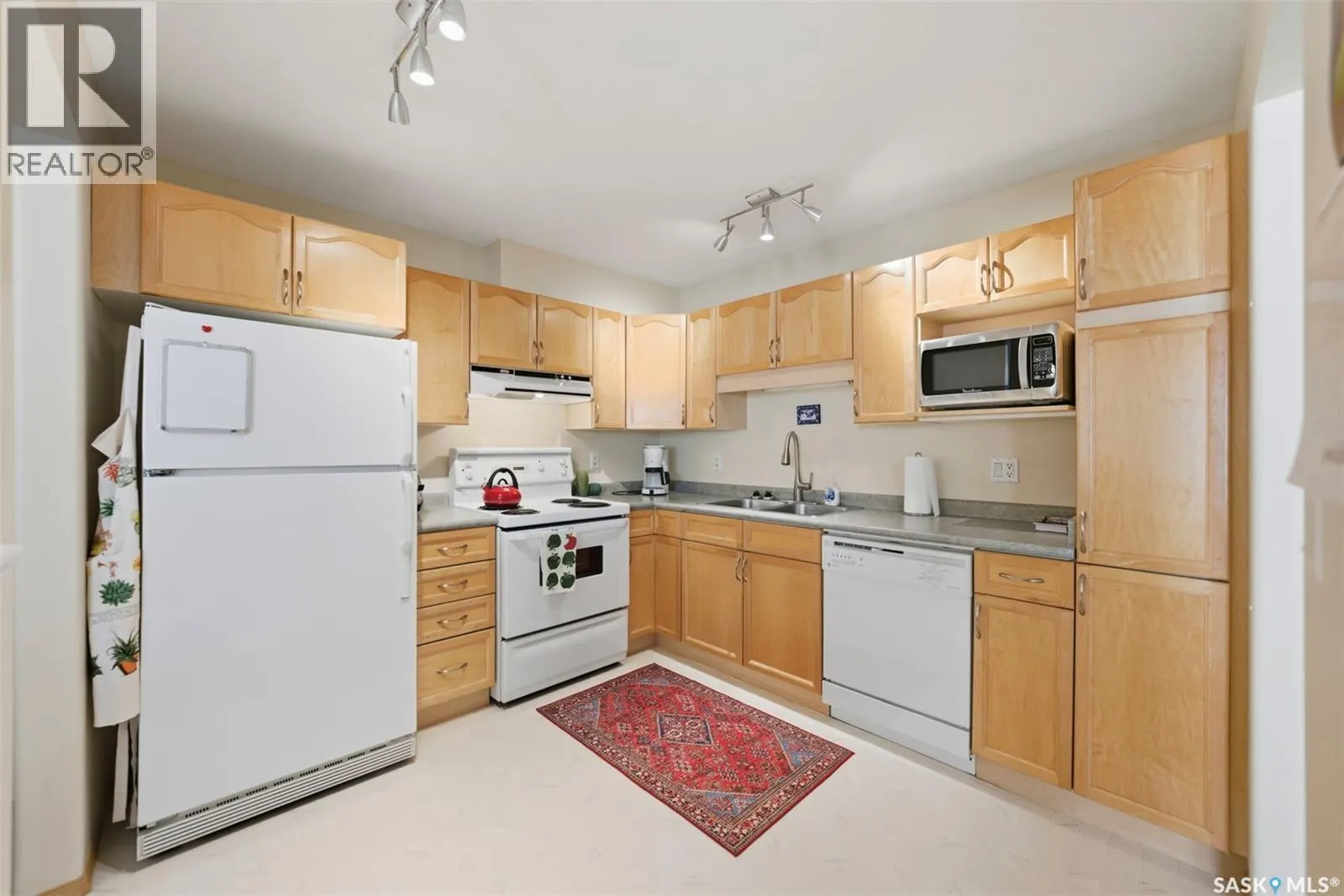 104 505 Main STREET