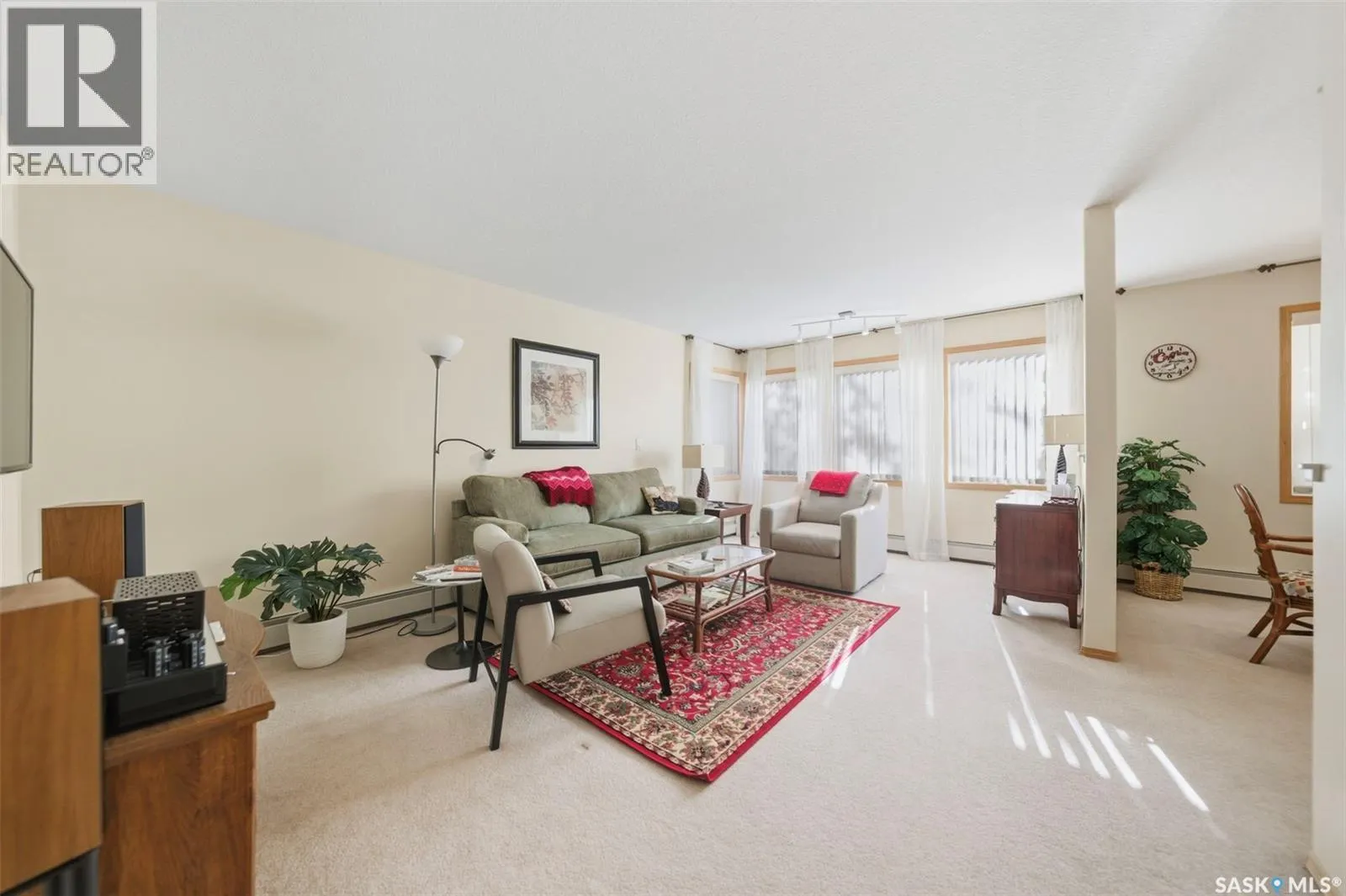 104 505 Main STREET
