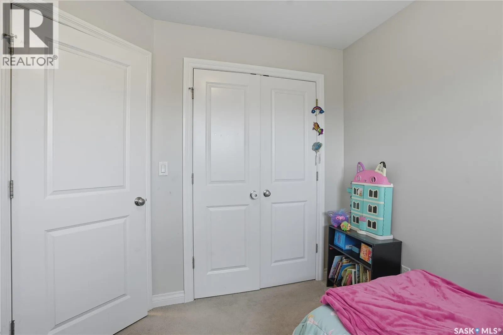 509 Maple CRESCENT
