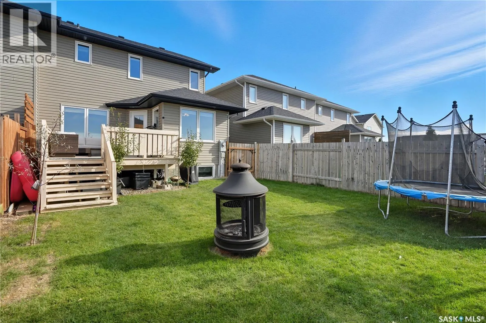 509 Maple CRESCENT