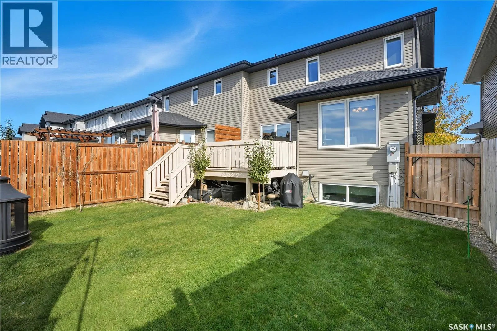 509 Maple CRESCENT