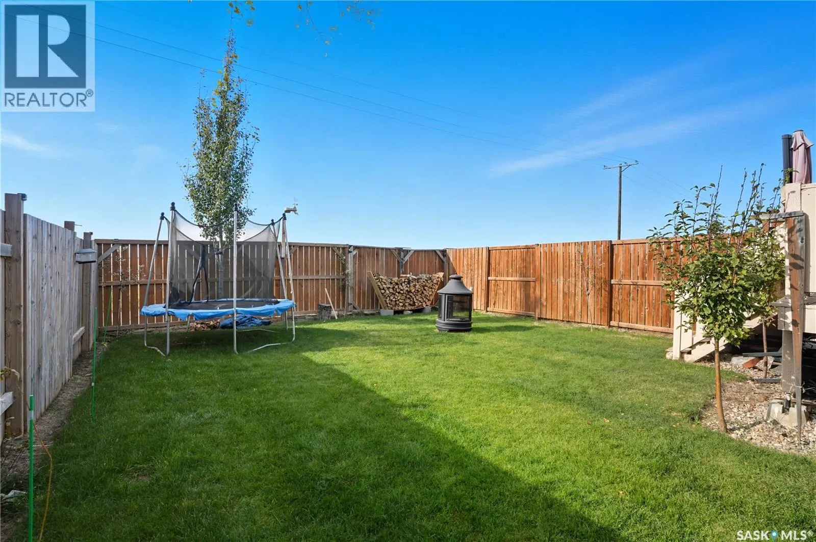 509 Maple CRESCENT