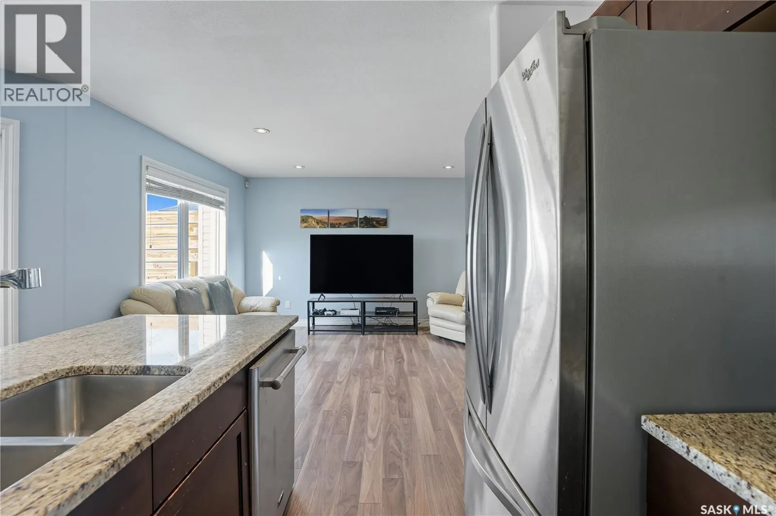 509 Maple CRESCENT