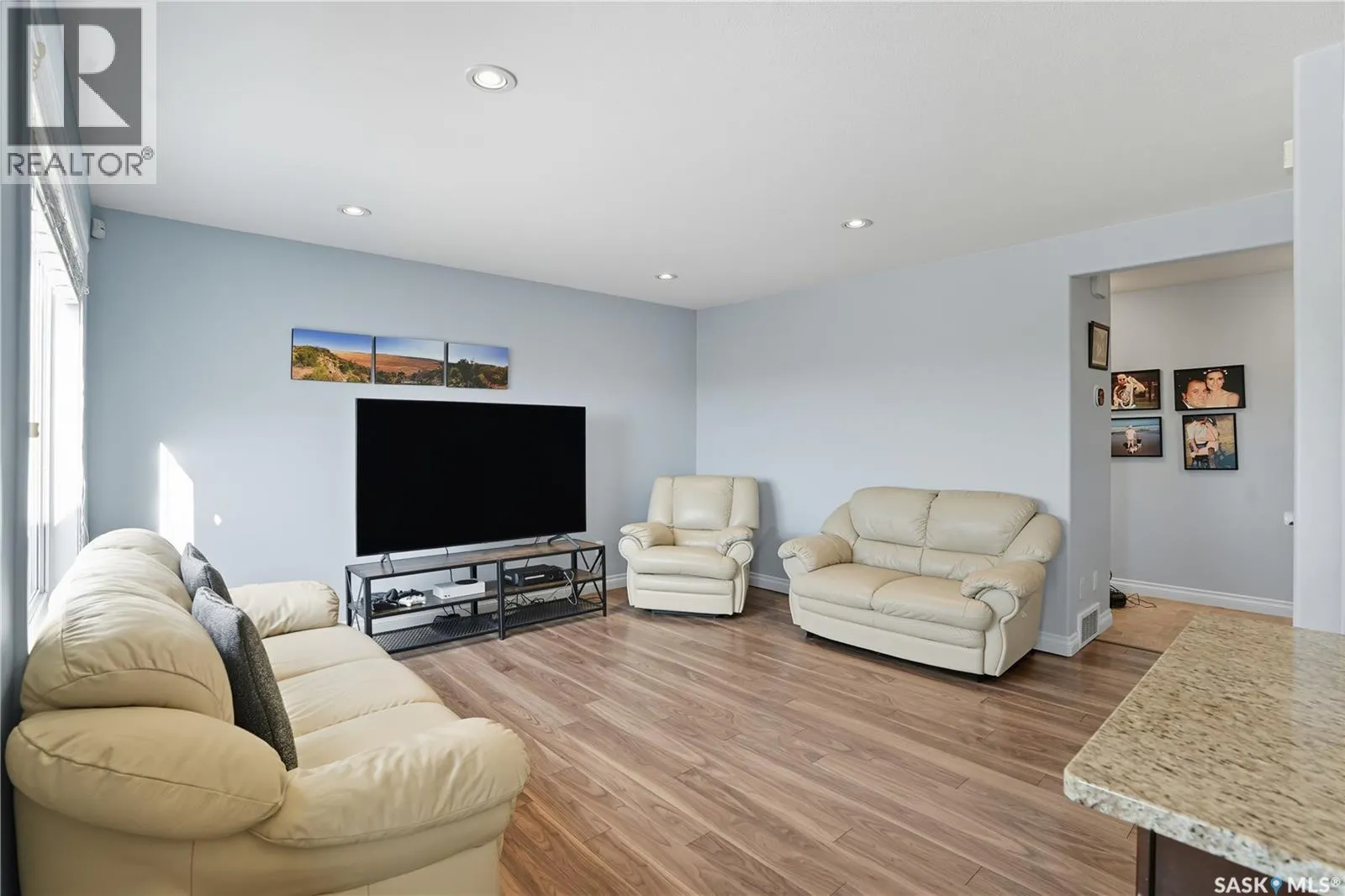 509 Maple CRESCENT