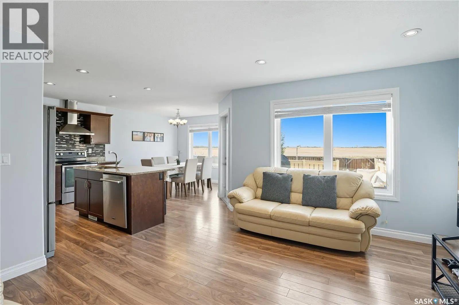 509 Maple CRESCENT