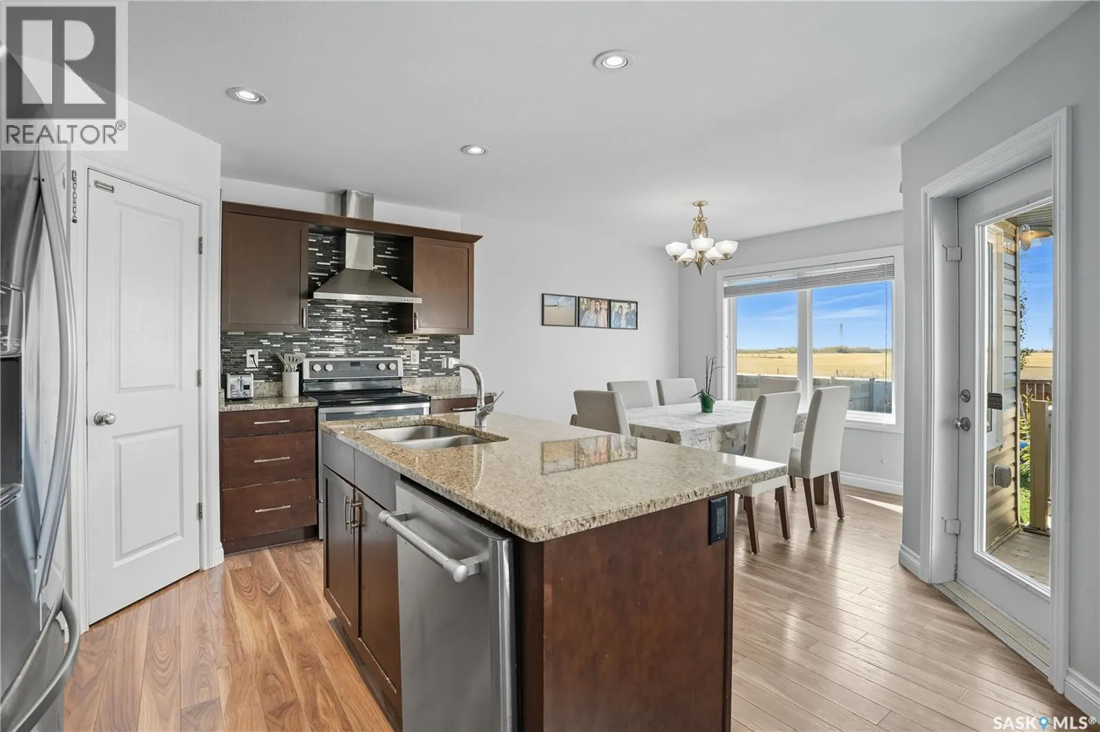 509 Maple CRESCENT