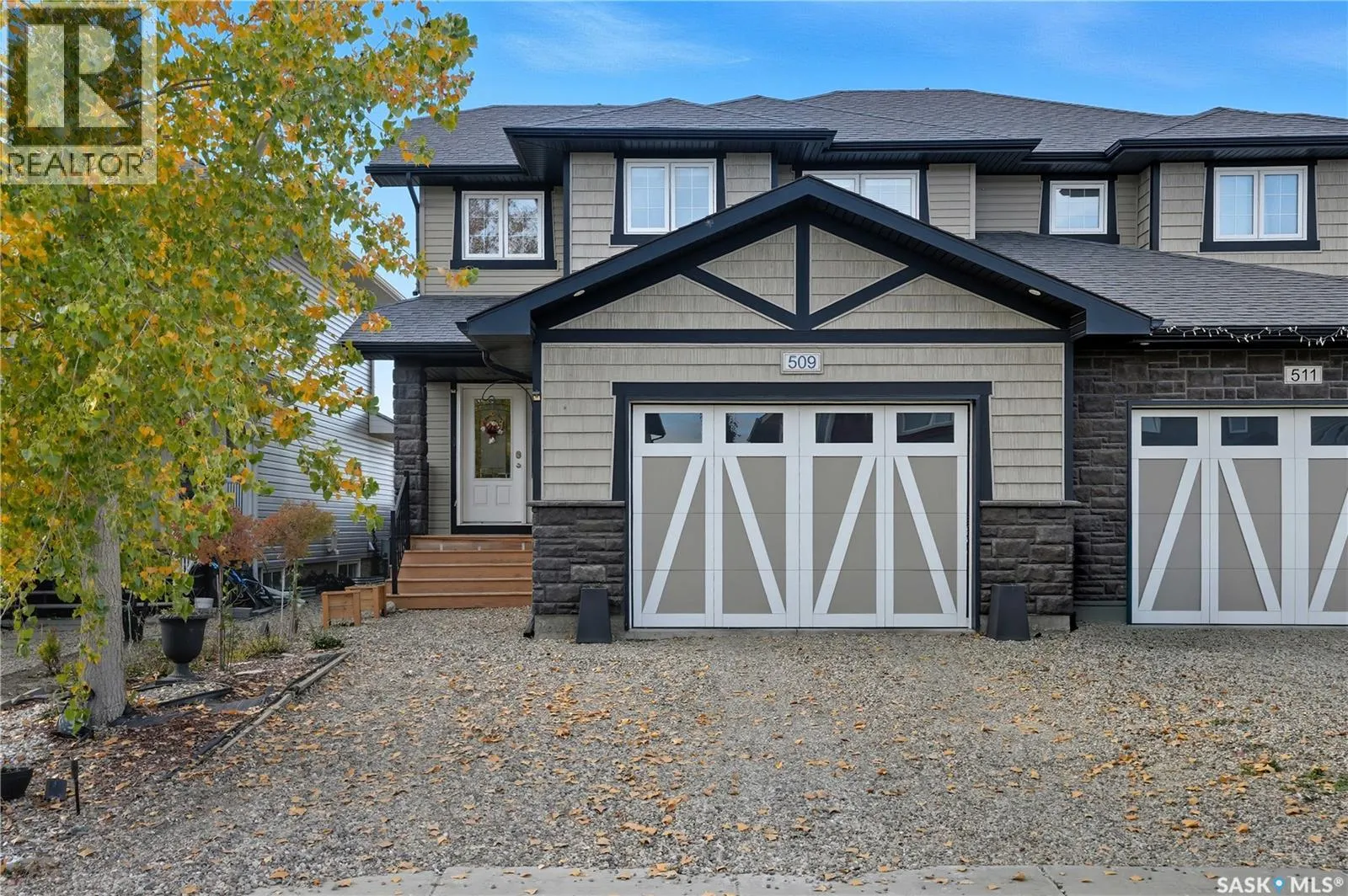 509 Maple CRESCENT