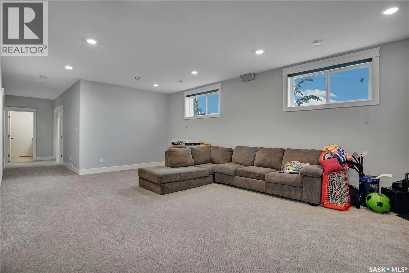 20 Parkside DRIVE