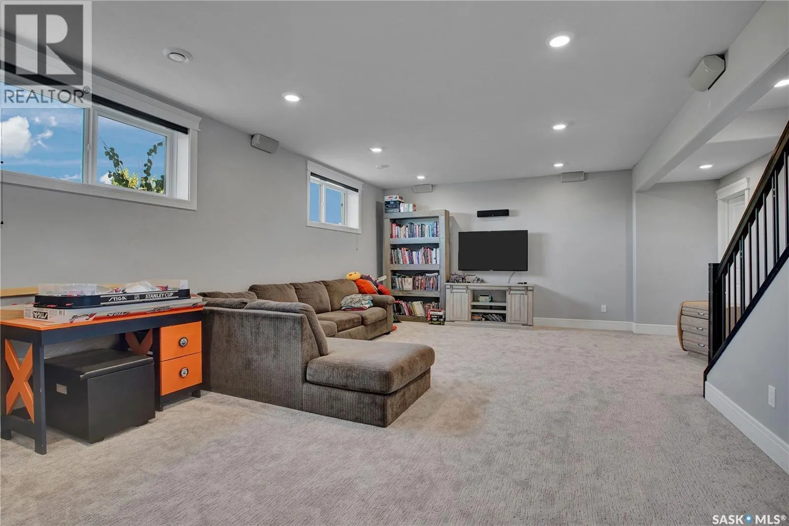 20 Parkside DRIVE