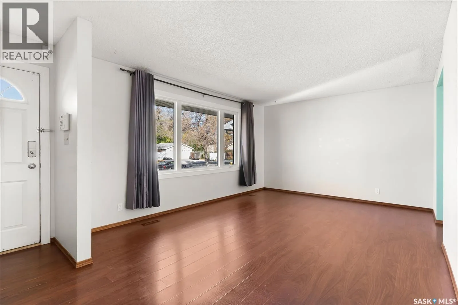 146 VERNON CRESCENT