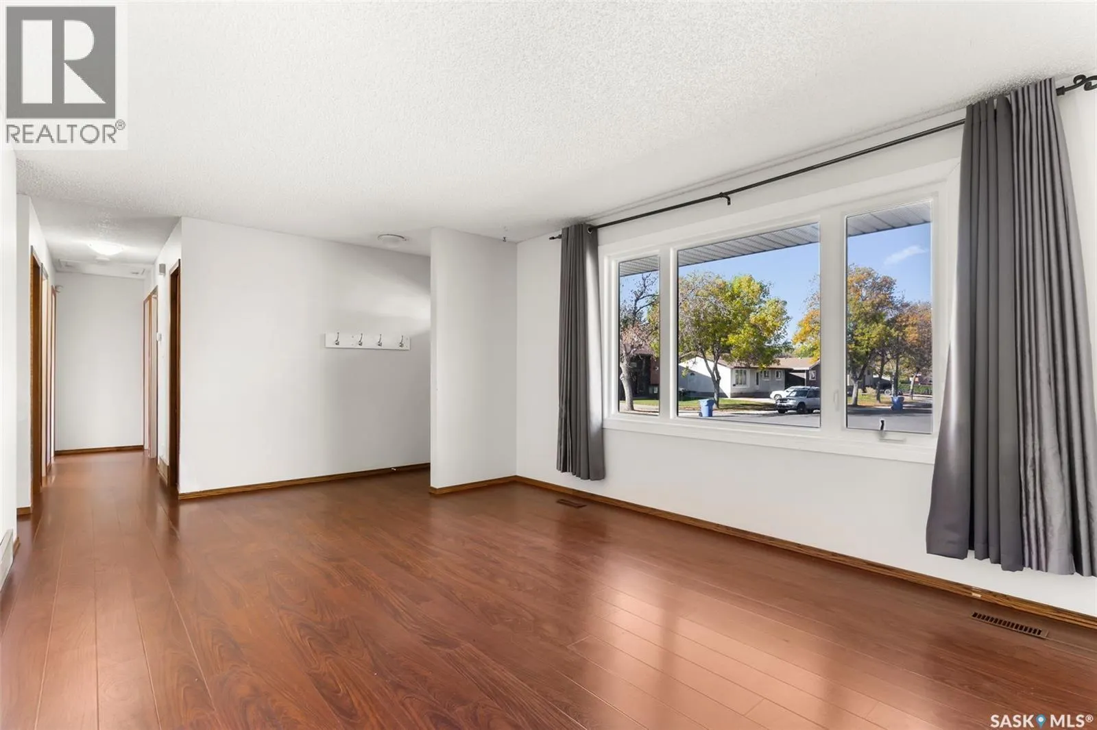 146 VERNON CRESCENT