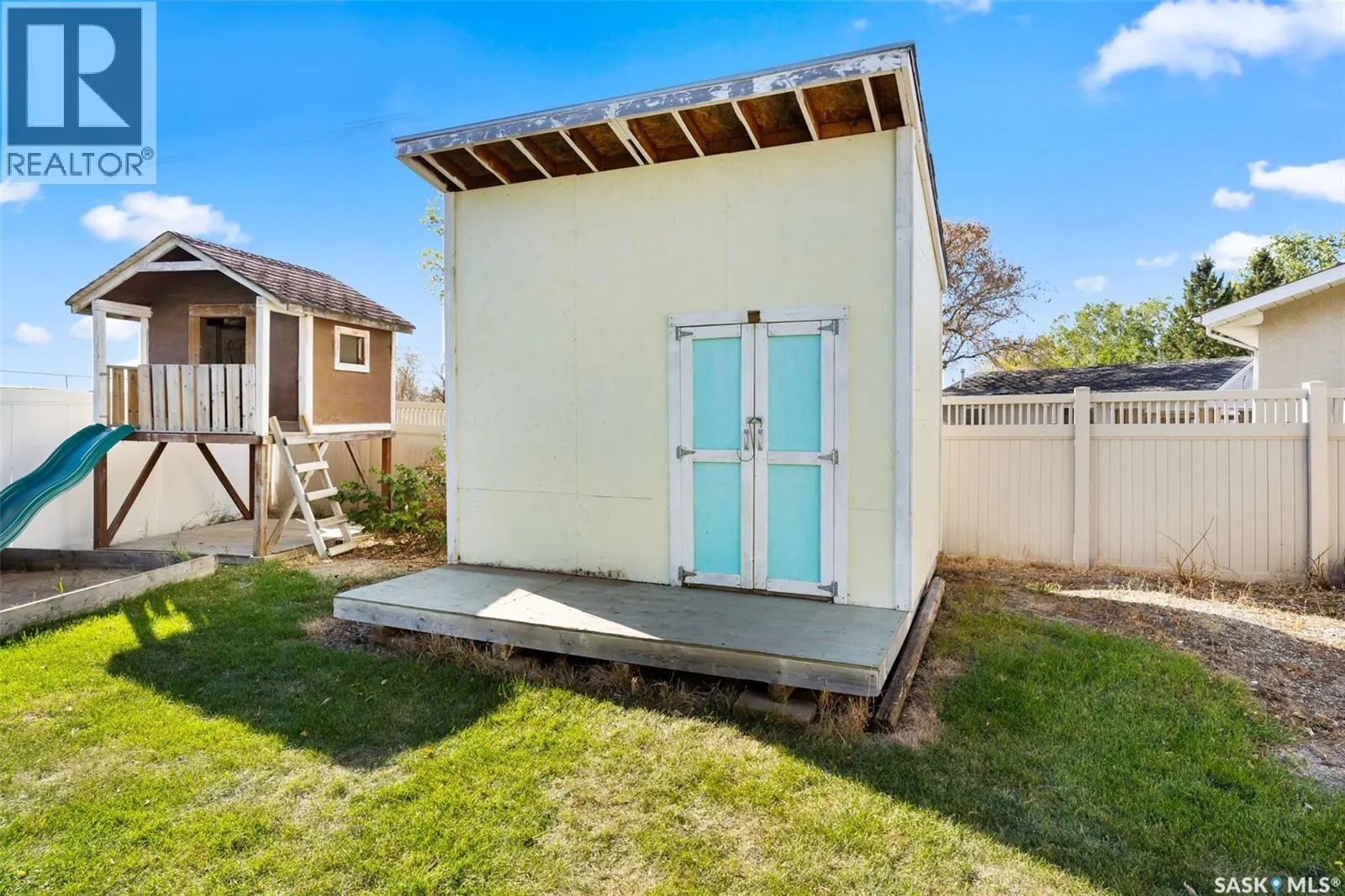 146 VERNON CRESCENT