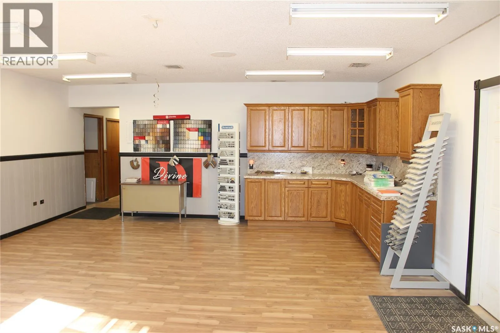 444 River STREET W