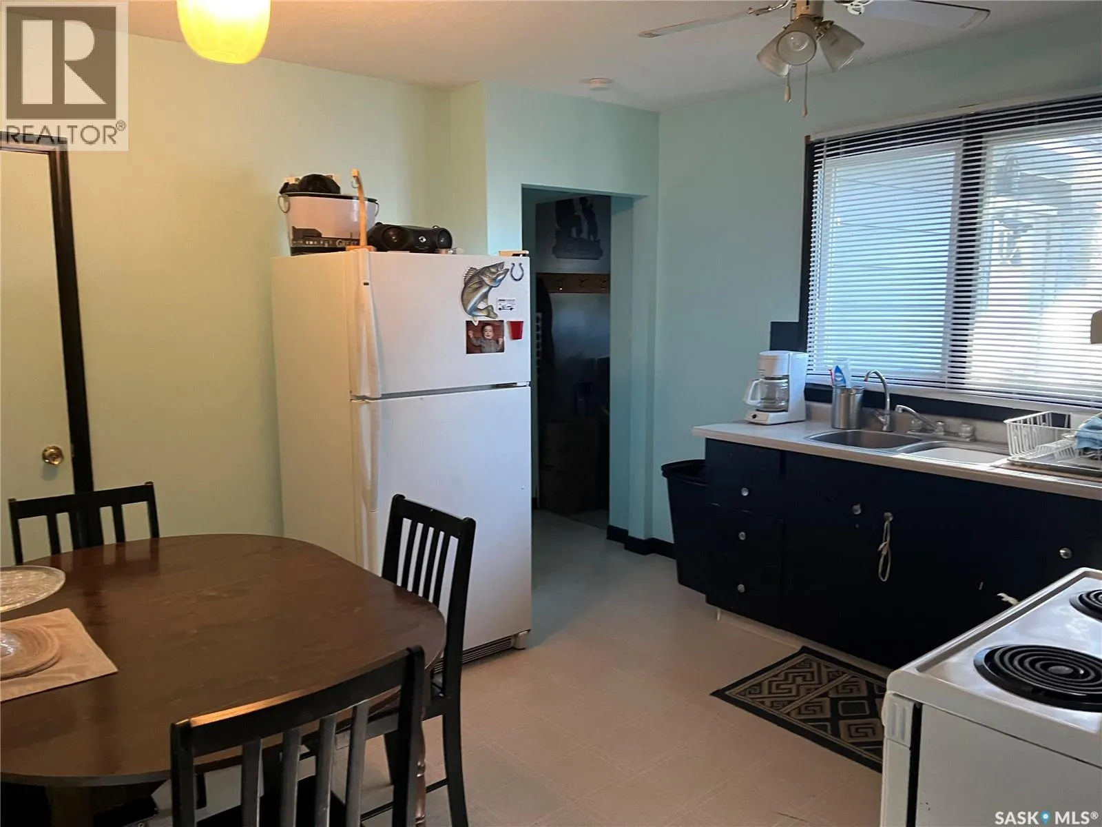 221 2nd AVENUE W