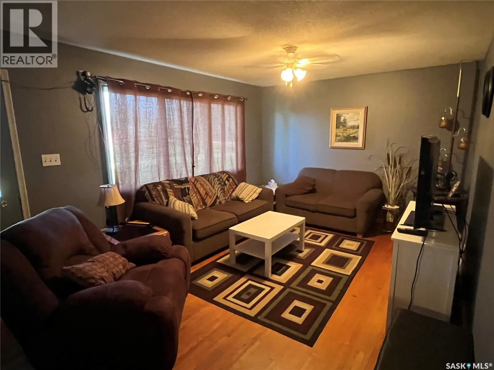 221 2nd AVENUE W