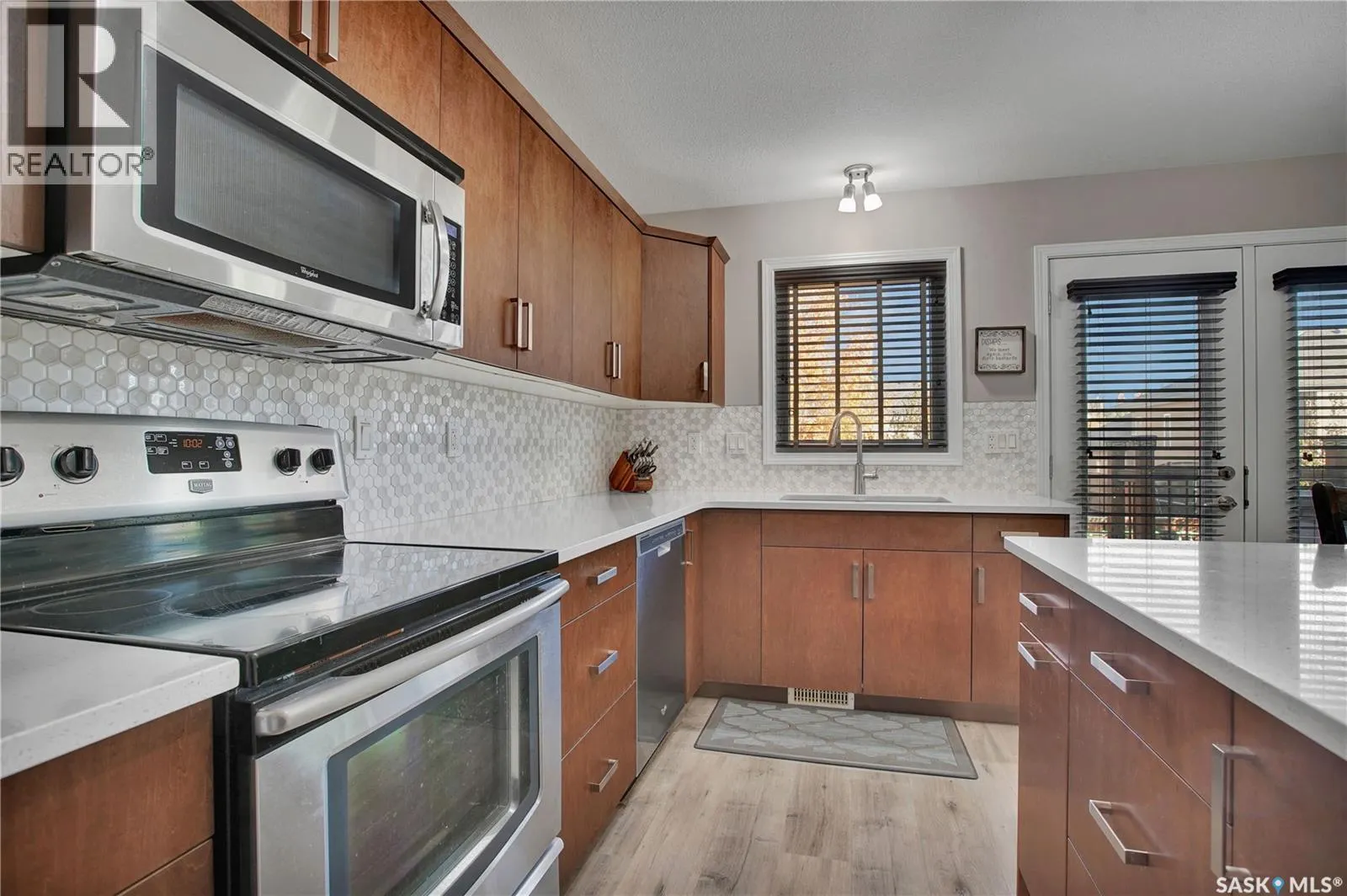 609 Reimer ROAD
