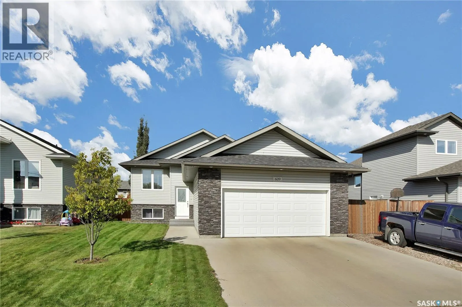 609 Reimer ROAD
