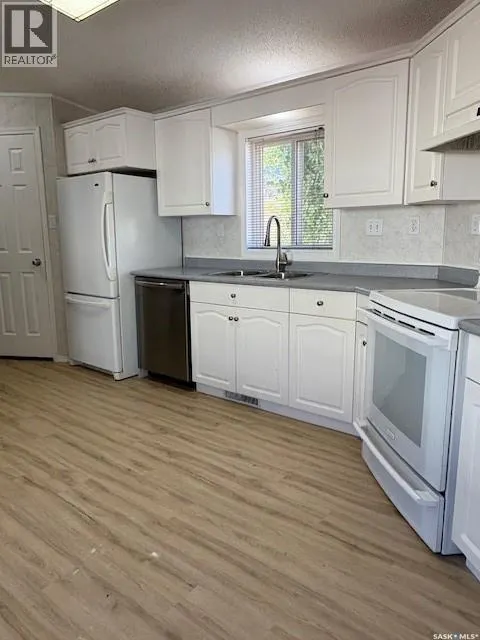 498 1ST STREET W