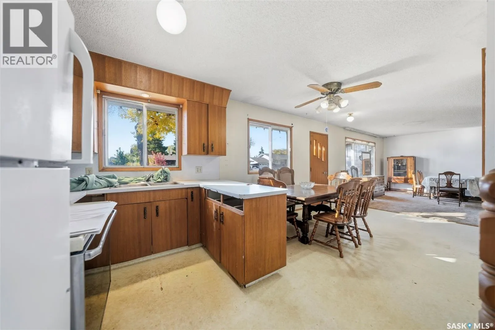 117 3rd STREET E