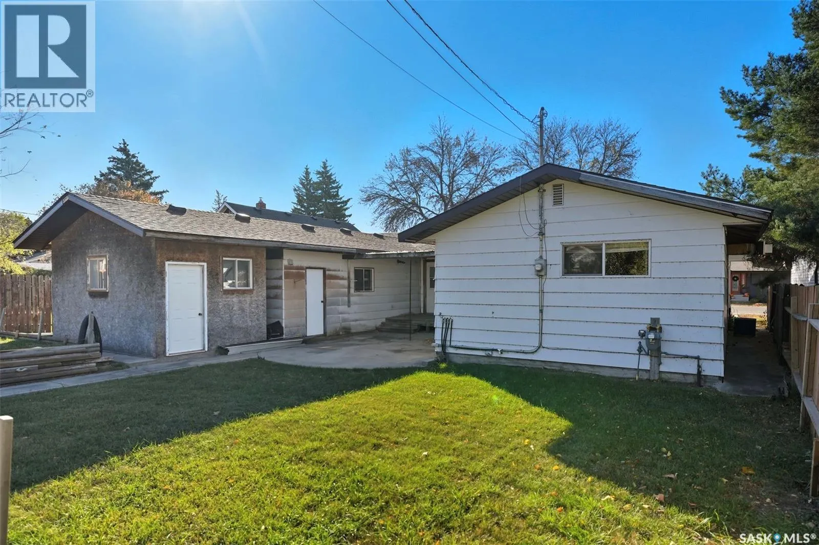117 3rd STREET E