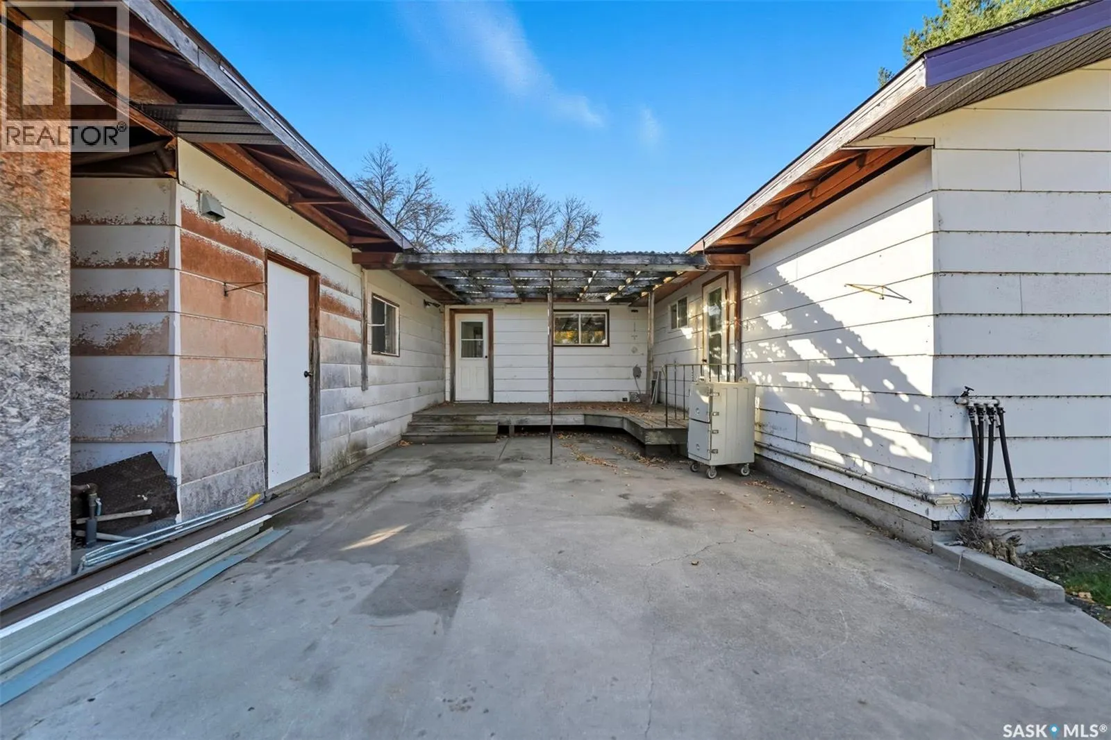 117 3rd STREET E