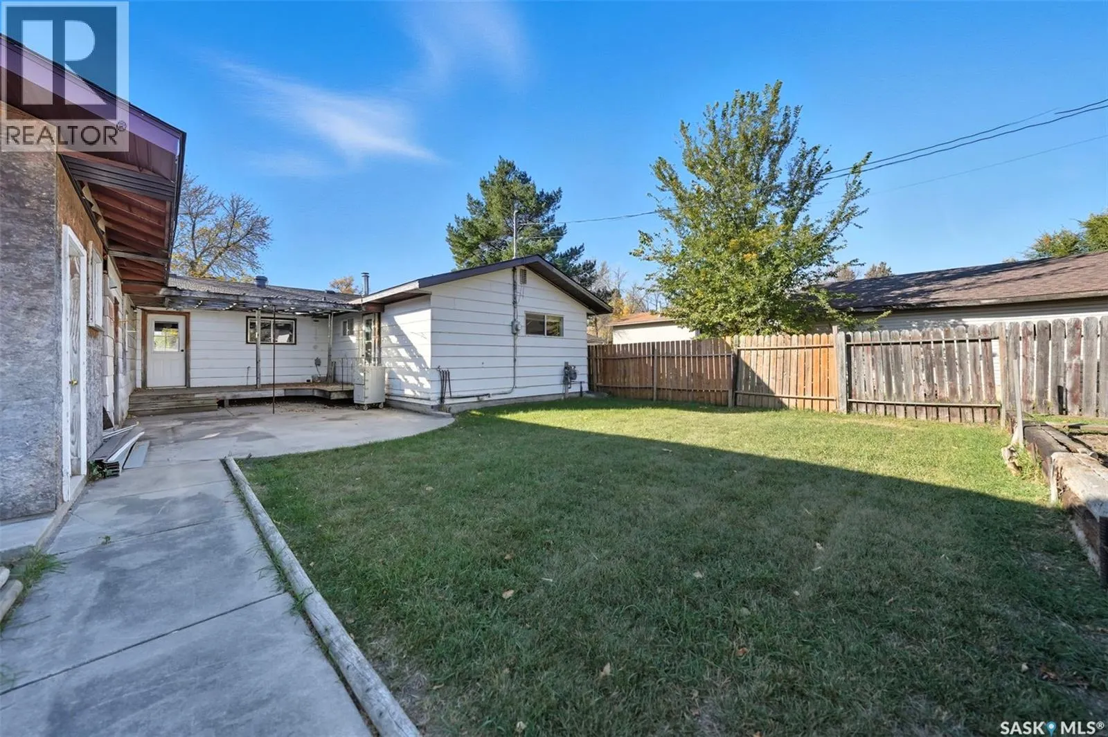 117 3rd STREET E