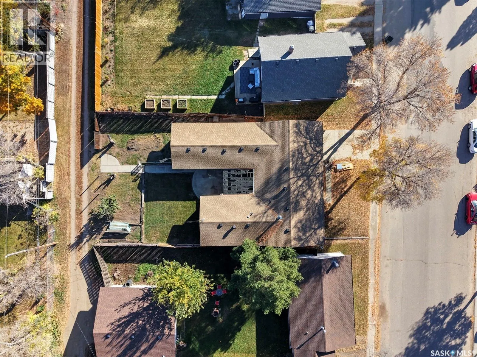 117 3rd STREET E