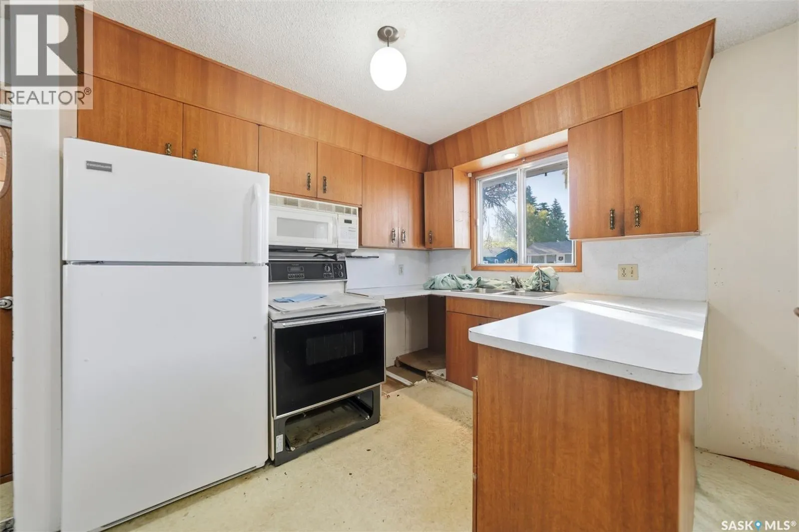 117 3rd STREET E