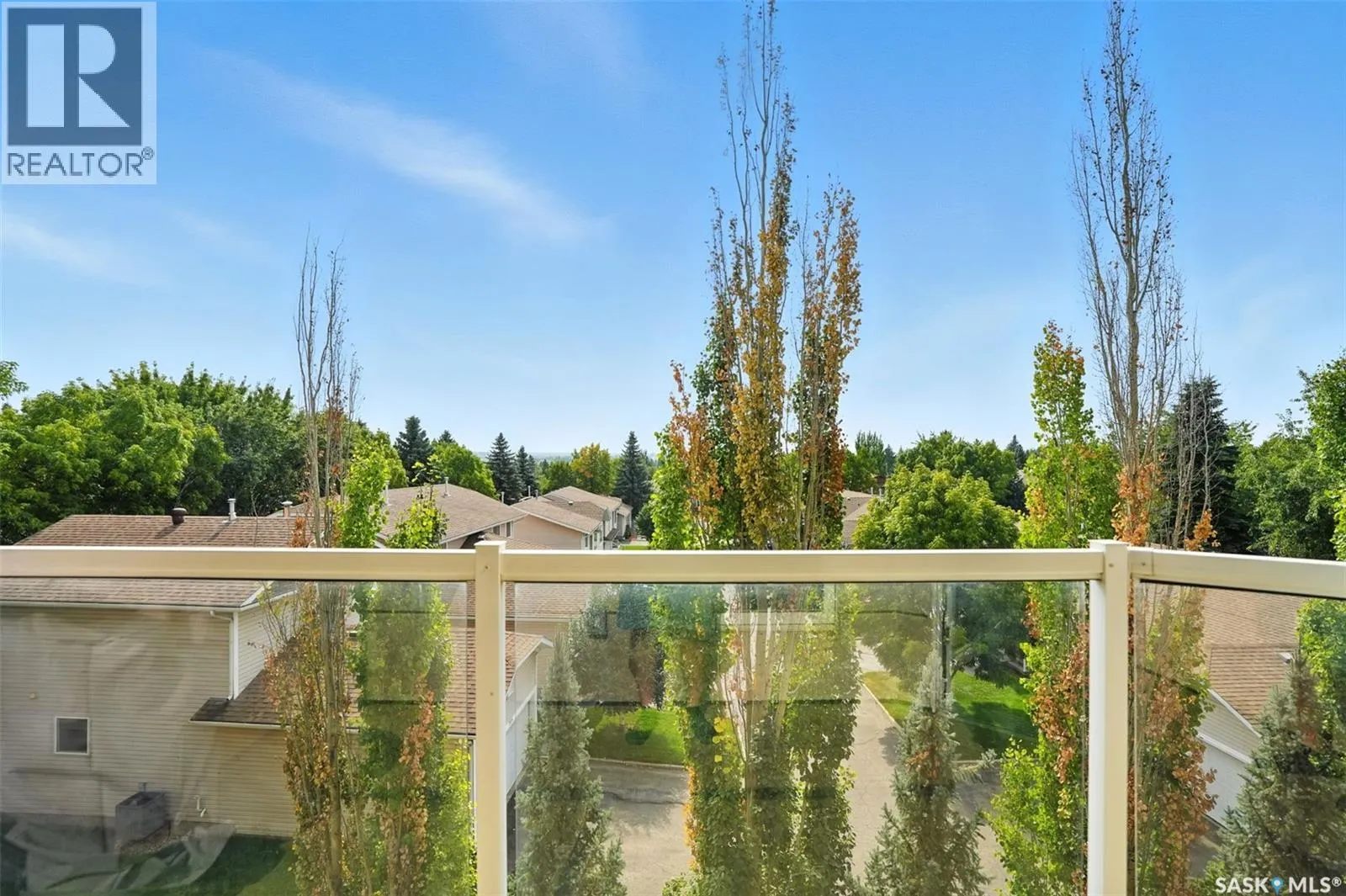 305 227 Pinehouse DRIVE