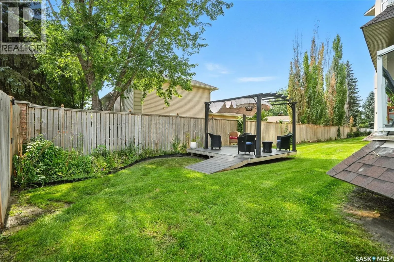 305 227 Pinehouse DRIVE