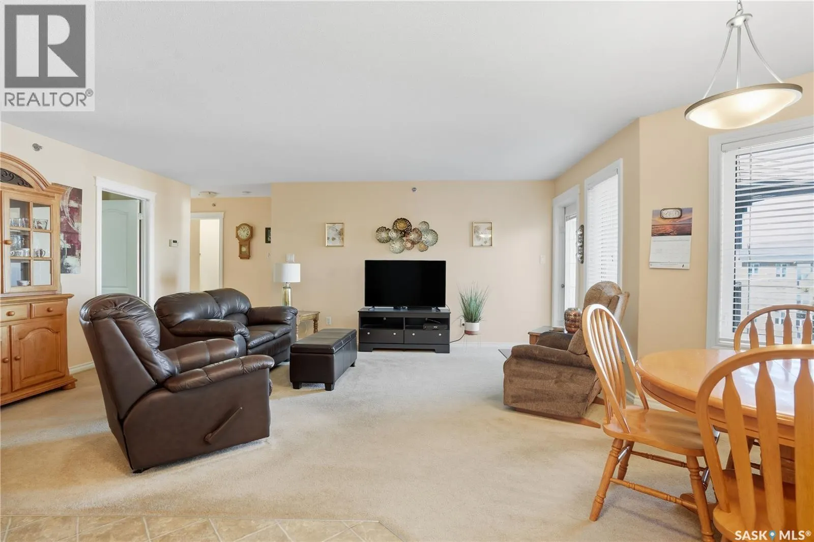 411 2909 Arens ROAD E
