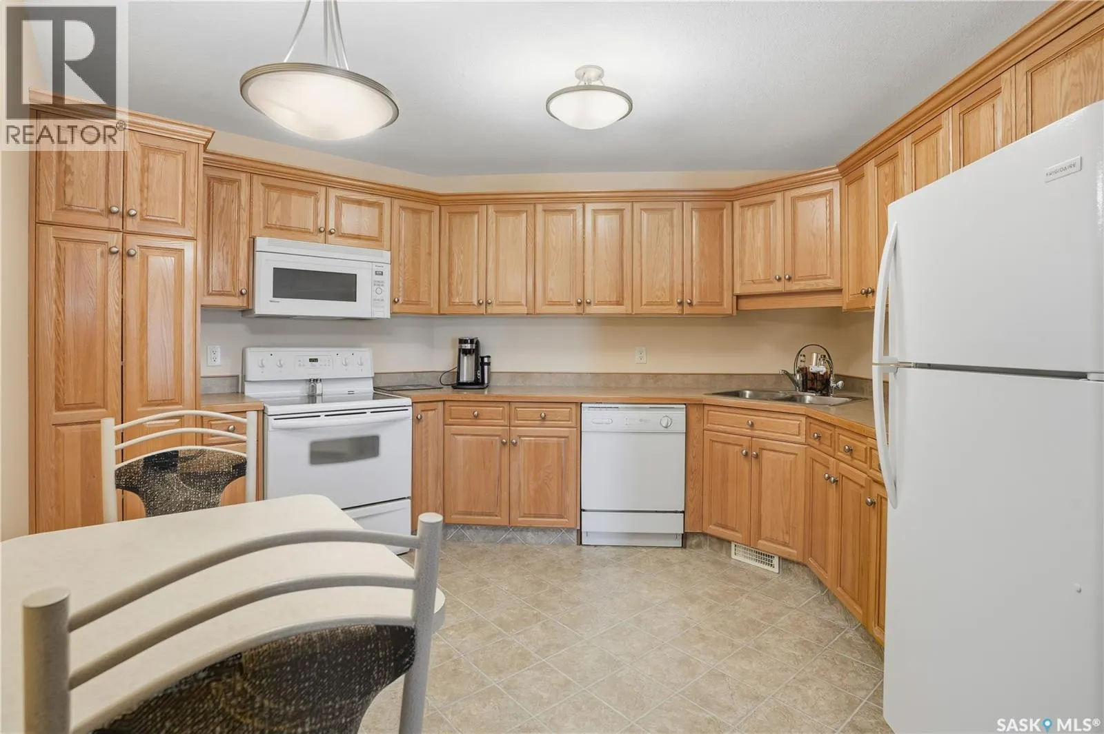 411 2909 Arens ROAD E